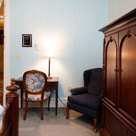 Hotel Captain Henderson House Arkadelphia Habitación foto
