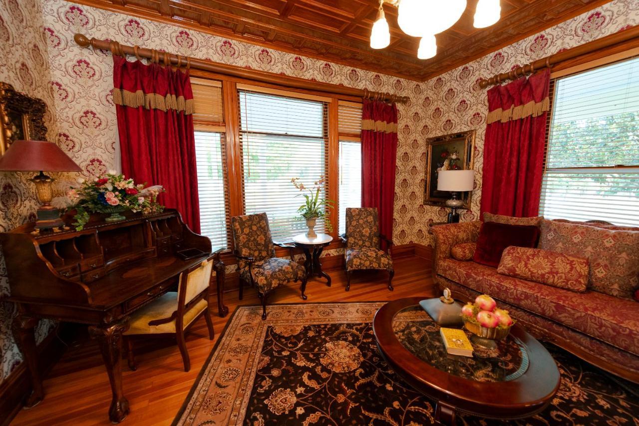Hotel Captain Henderson House Arkadelphia Exterior foto